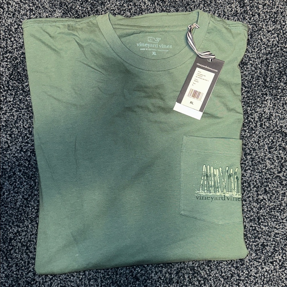 Vineyard Vines nwt Ski short sleeve t-shirt $98 XL gift box